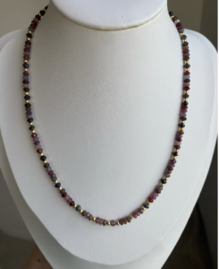 Collier en Spinelle multicolore doré