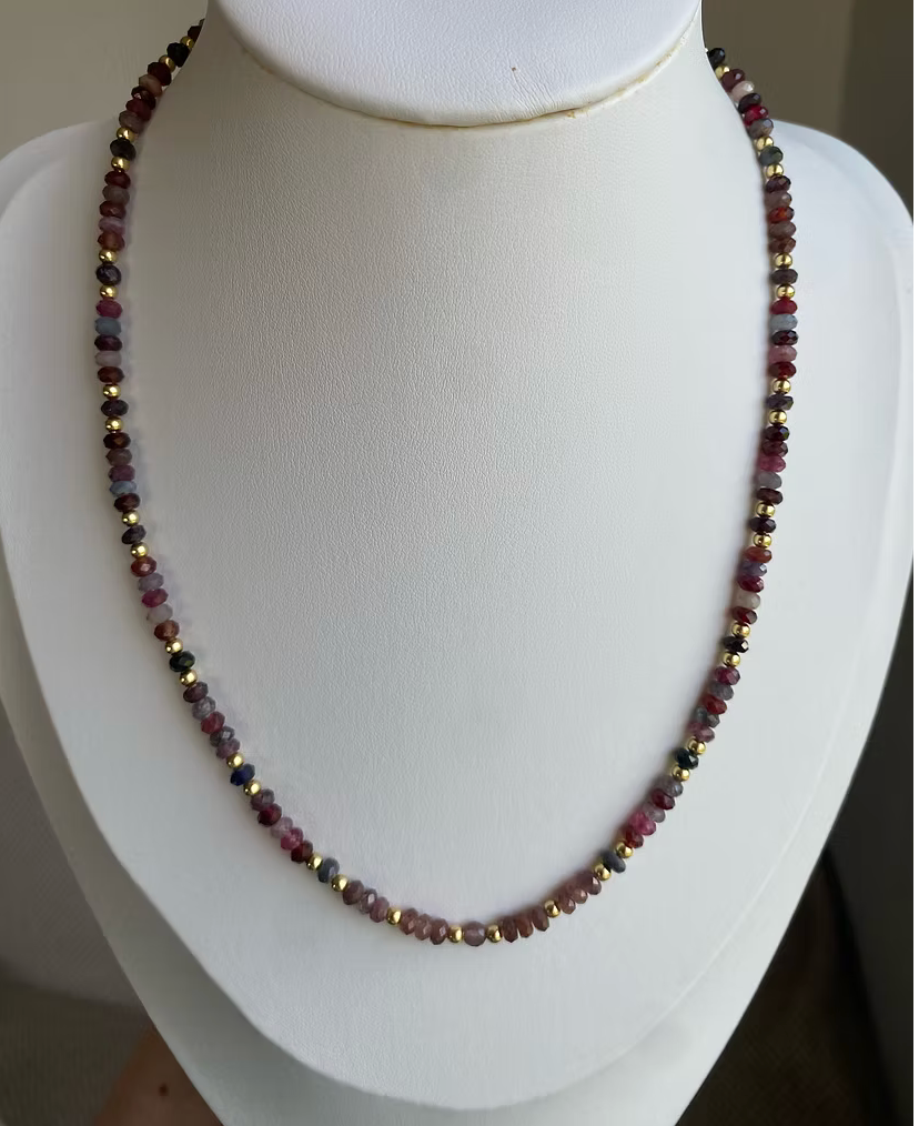 Collier en Spinelle multicolore doré
